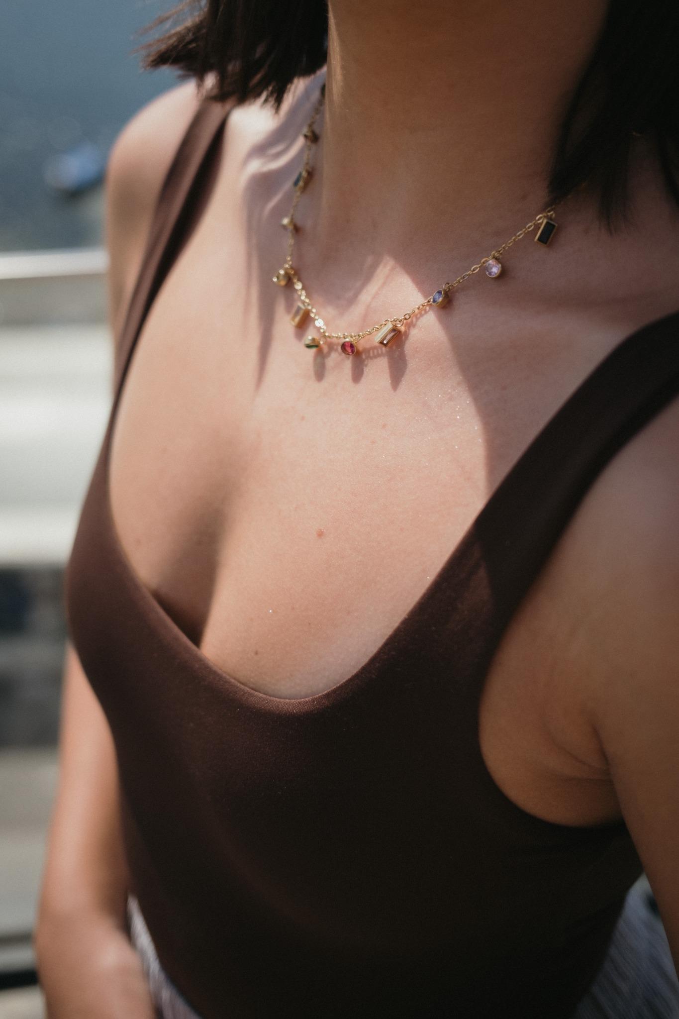 Колие Цветен Циркон с 18К Позлата, златисто с медицинска стомана 304L, дължина 44.5 см.