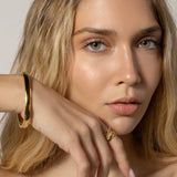 Овална златиста гривна